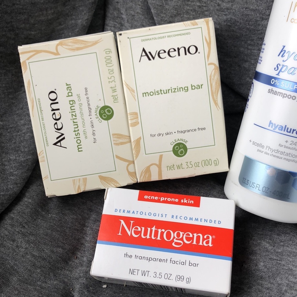 Bundle of 3 bar soap and shampoo (Dove, Aveeno, Neutrogena) - Picture 2 of 3